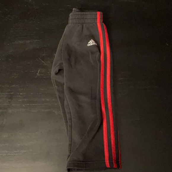 Adidas sweatpants size 3T - Picture 4 of 7